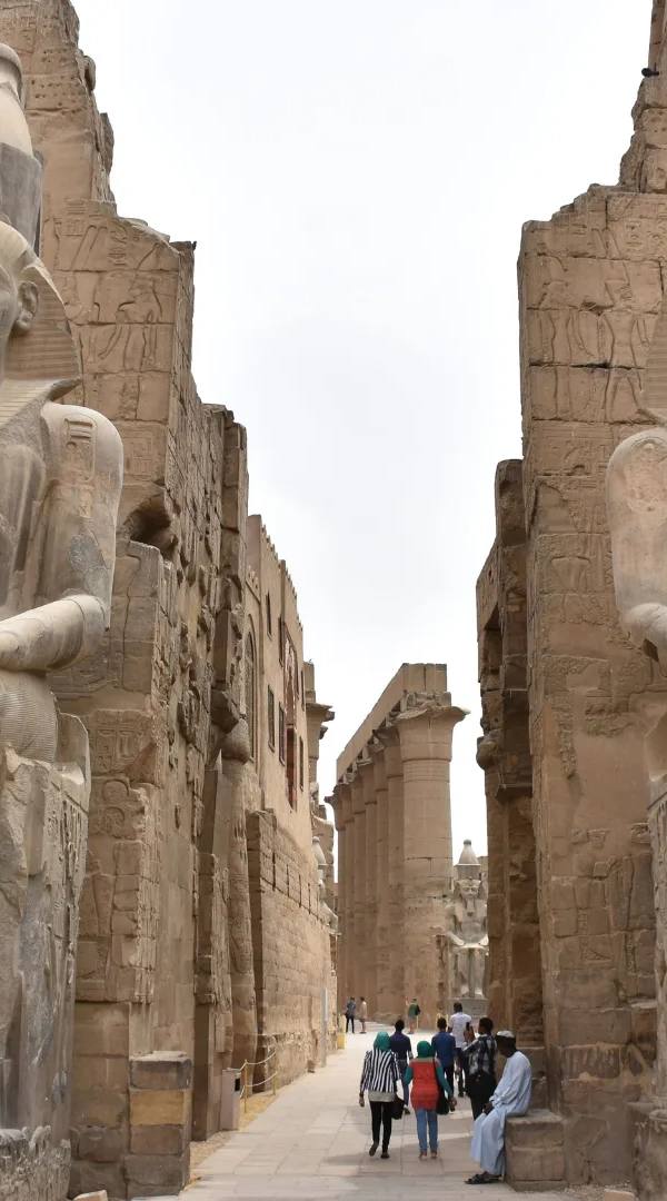Templo de Luxor: Santuario Ancestral del Poder Real, el Ritual y la Renovación